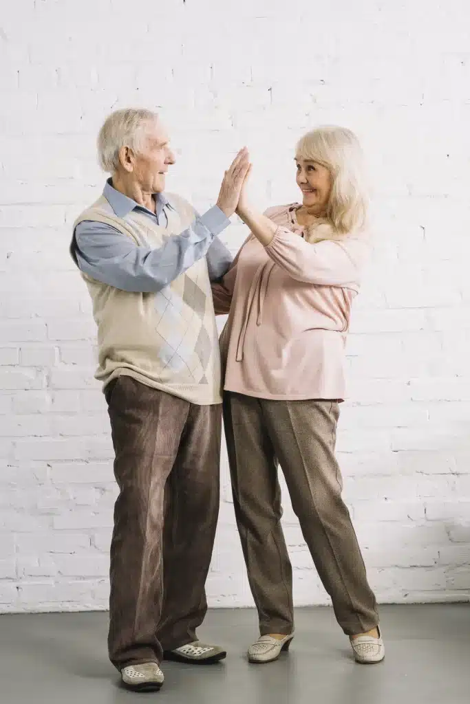 Couple de personnes âgées